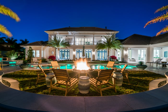 The Avignon in Naples FL features a stunning outdoor living area.