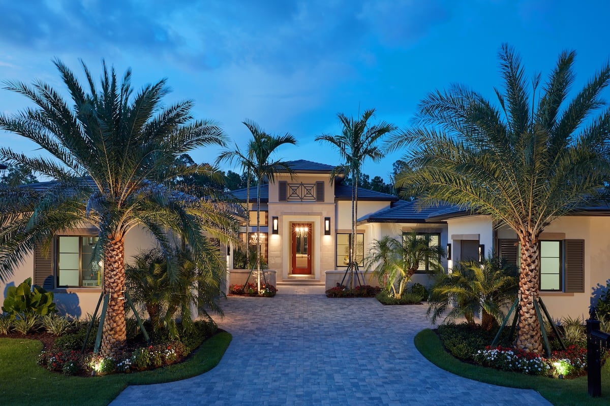 Carmela_MED_CAM1_Front EL-3