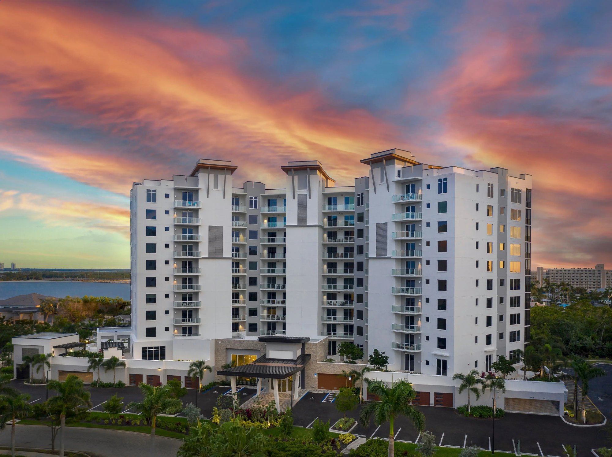 Residences_londonbay_home