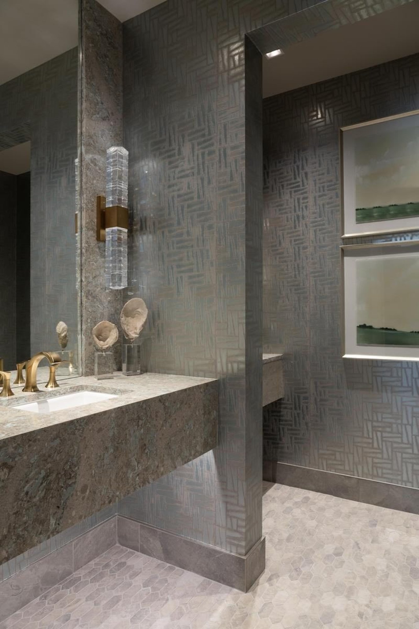 LH_2075 Gordon Dr E_Powder3