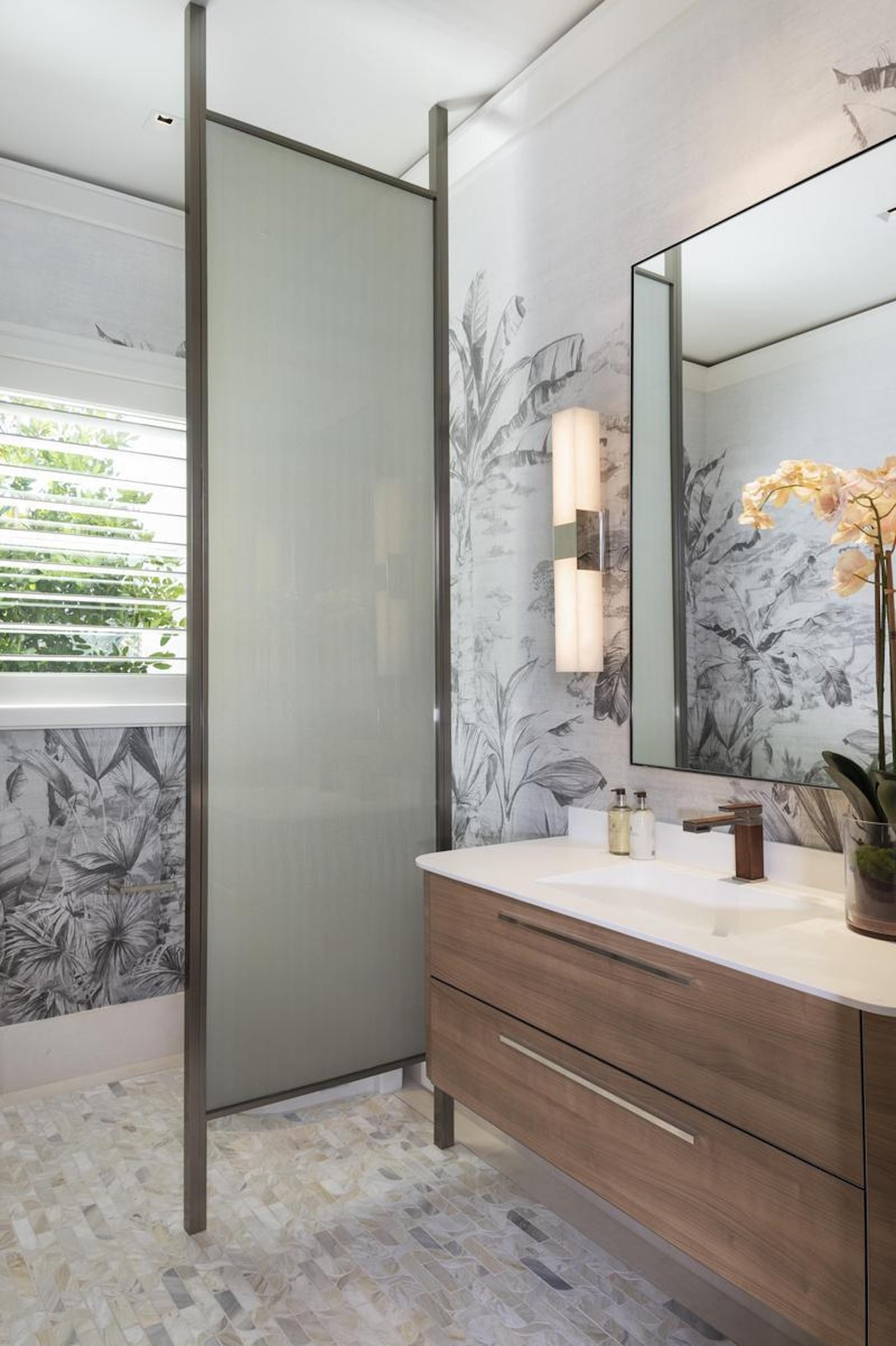 LH_3233 Gin Ln_Powder Bath