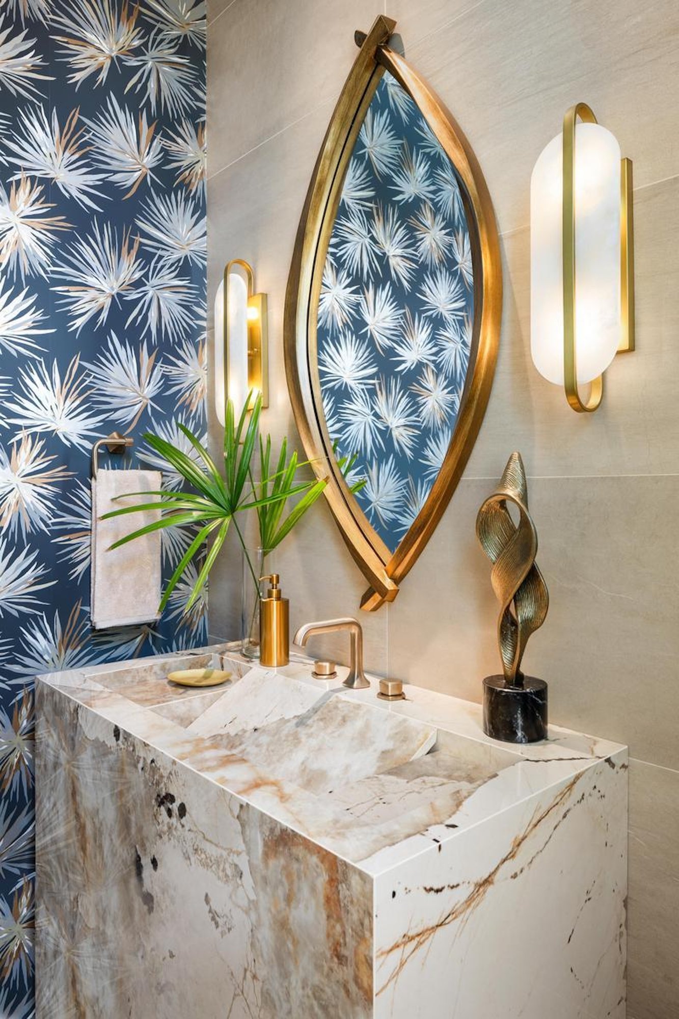 LH_477 3rd St. N_Powder Bath