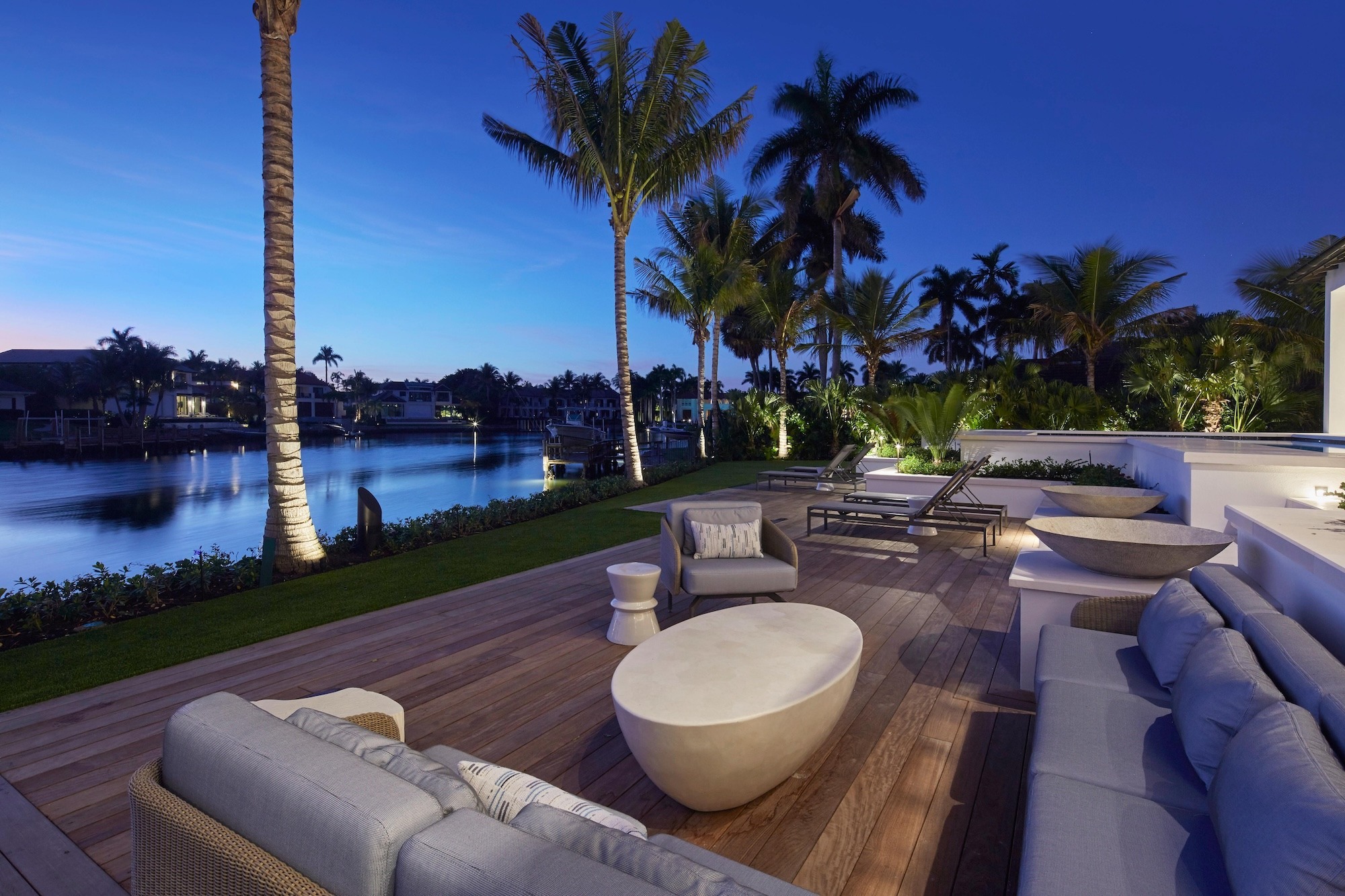 3220RumRow_Deck_Dusk