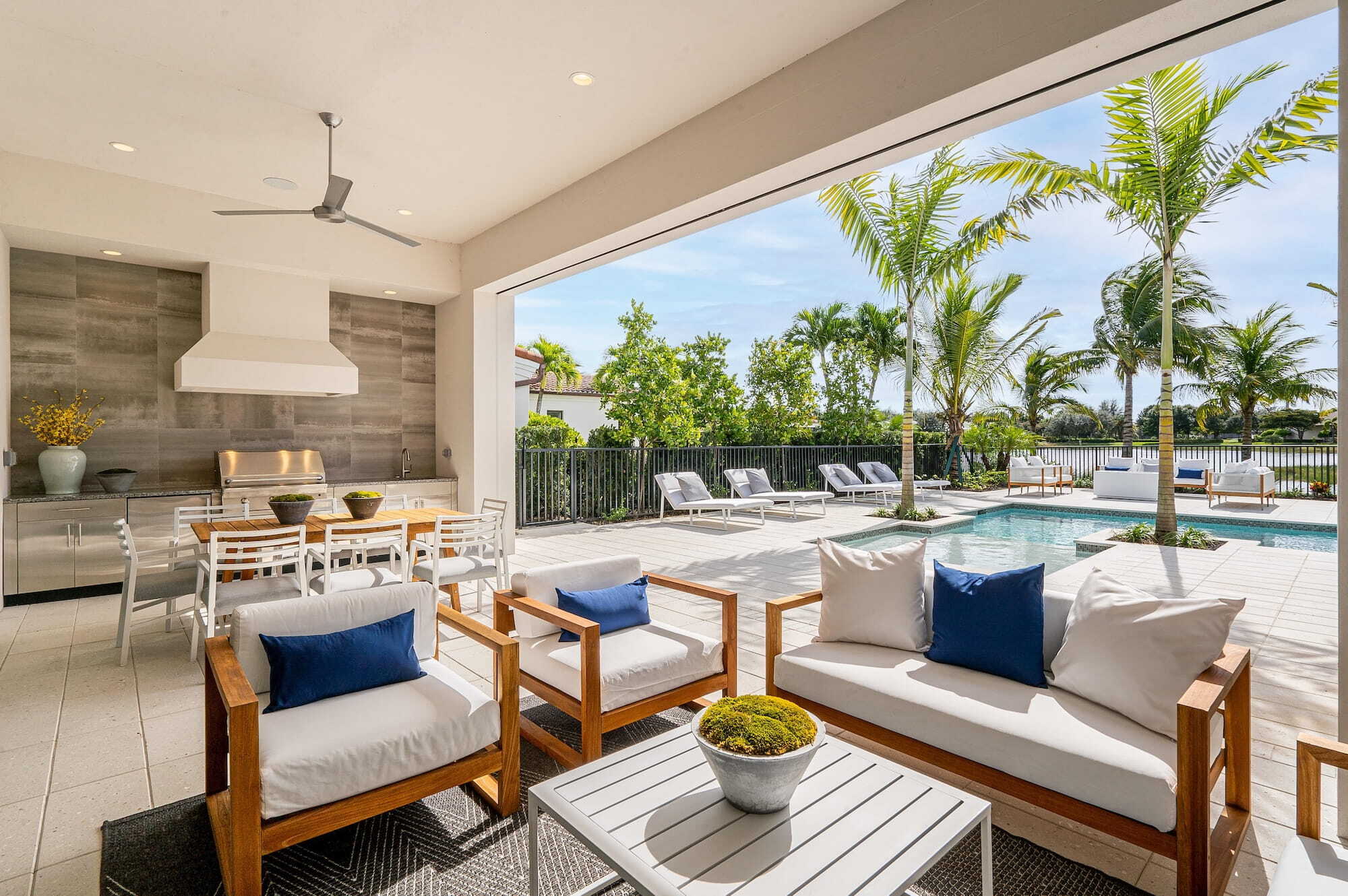 Cameron_MED_LUC43_Outdoor Living 2