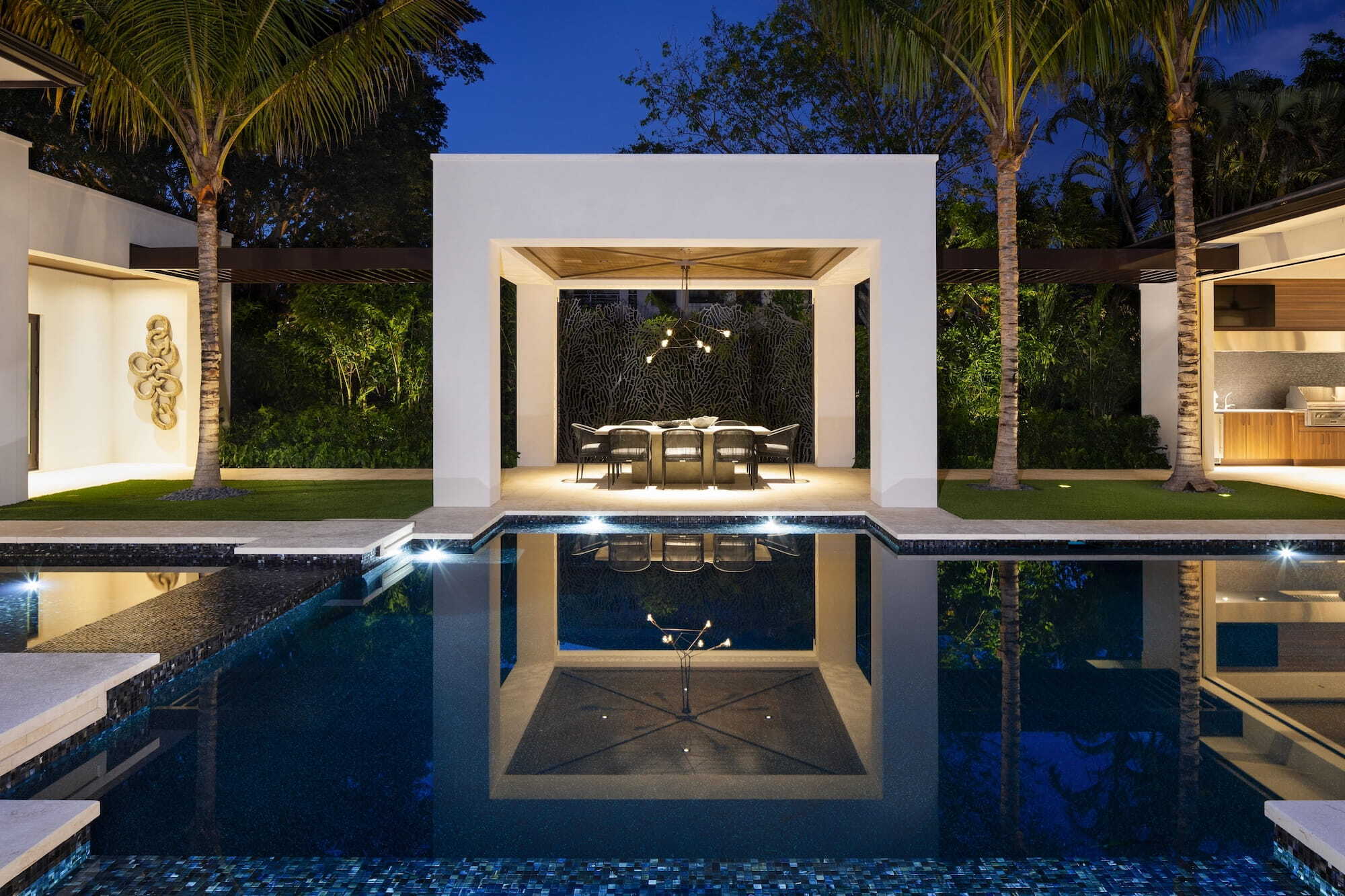 LH_477 3rd St. N_Outdoor Dining (1)