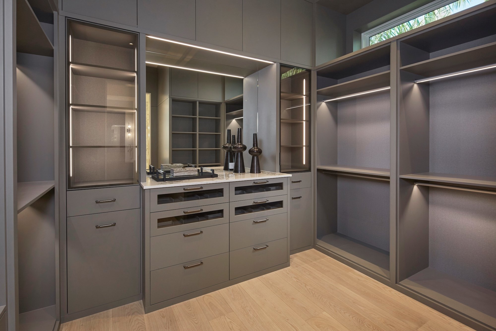 3220RumRow_Master Closet_His