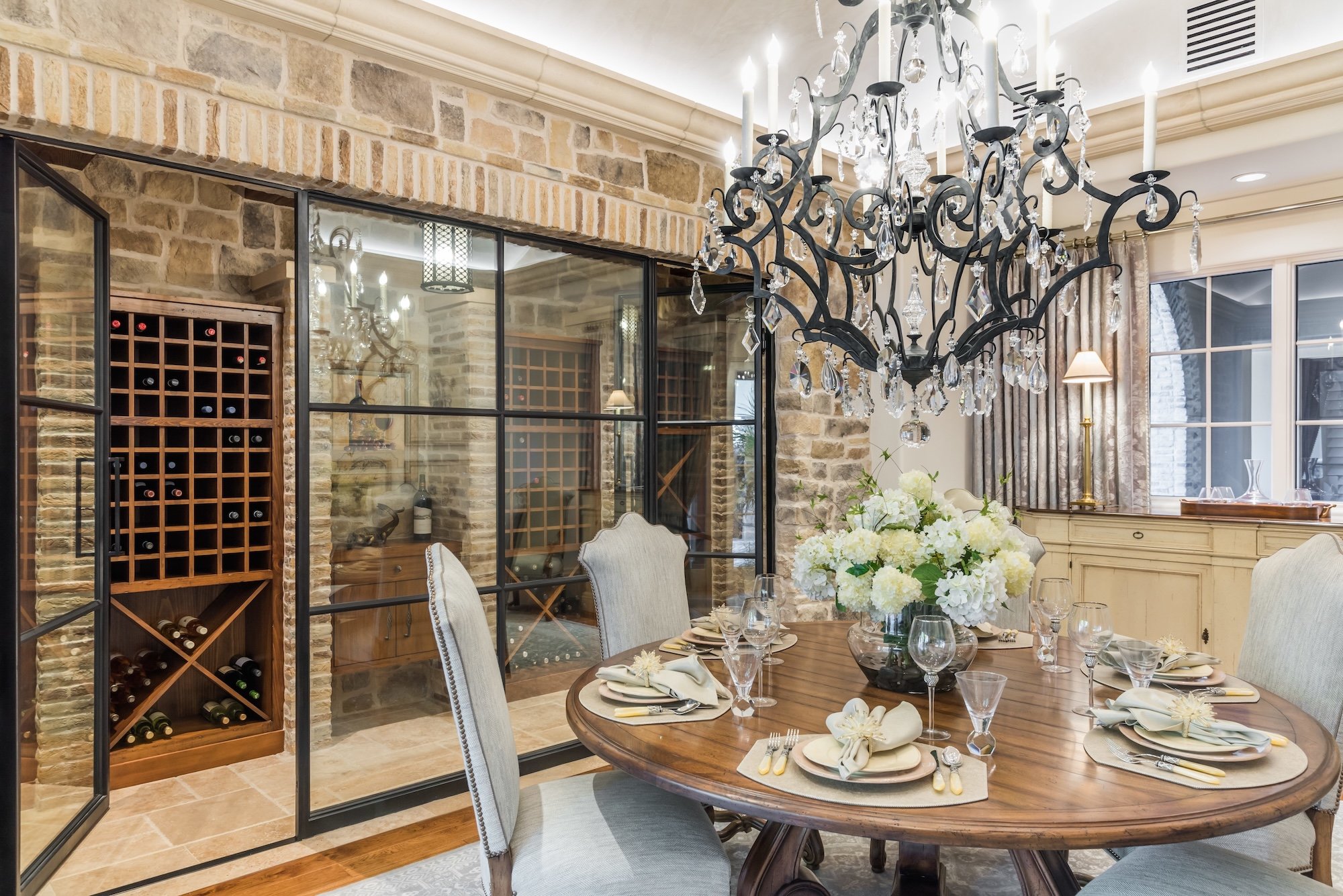 Riley_MED_COR24_Wine & Dining Room