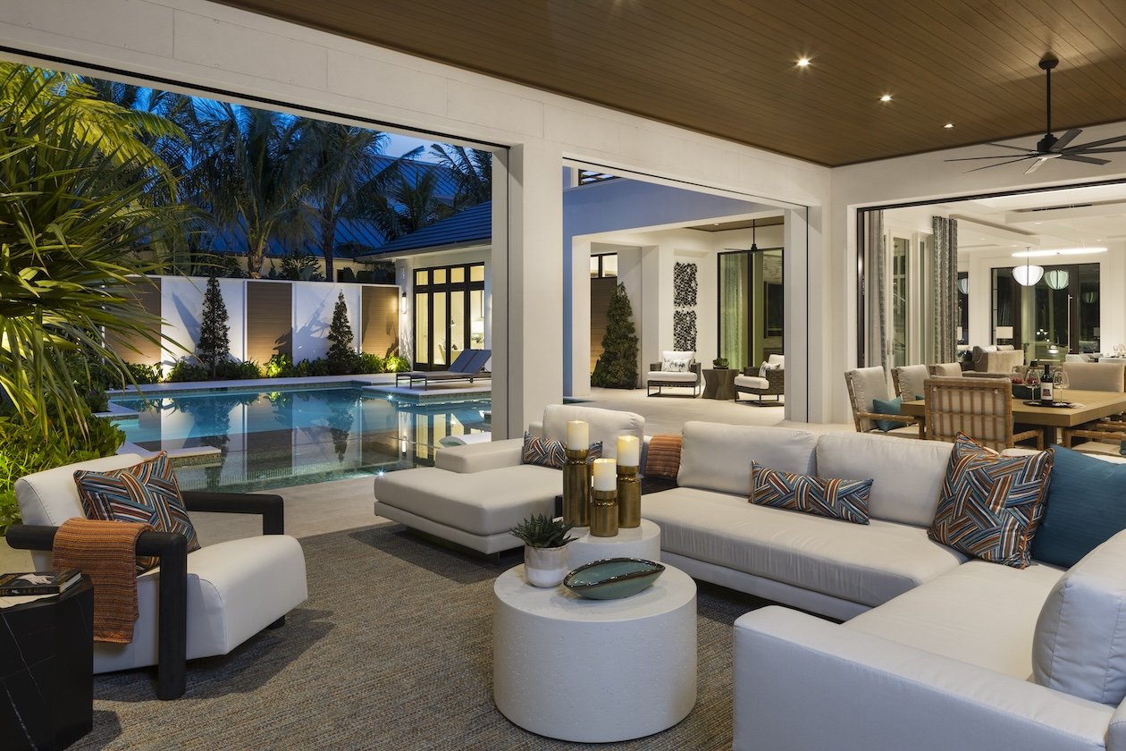 LH_2021 Gordon Dr E_Outdoor Living Dusk