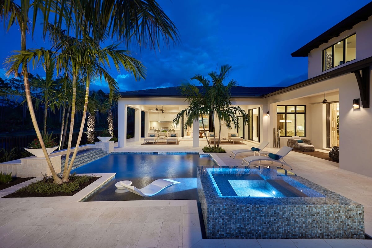 Sonoma_MED_CAM02_Rear Dusk